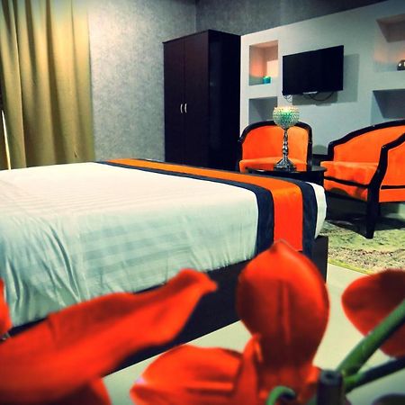 Venus Hotel Muskat Bagian luar foto