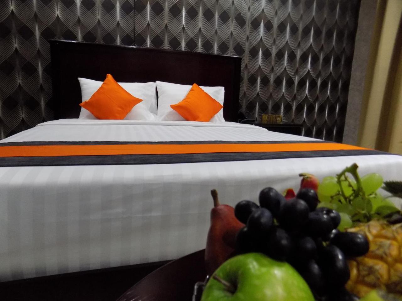 Venus Hotel Muskat Bagian luar foto